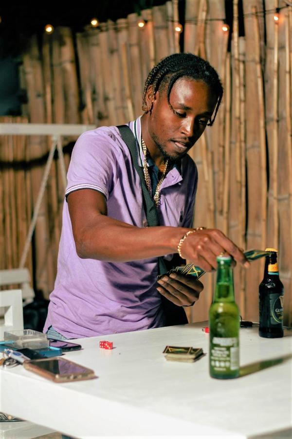 Eventuality B&B New Kingston Bagian luar foto